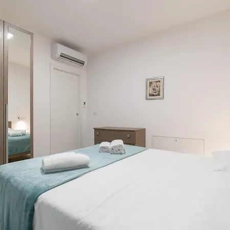 Apartment With Pool