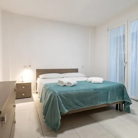 Apartment With Pool *