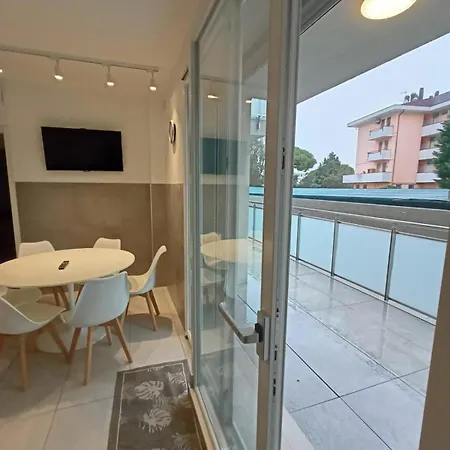 Apartment With Pool